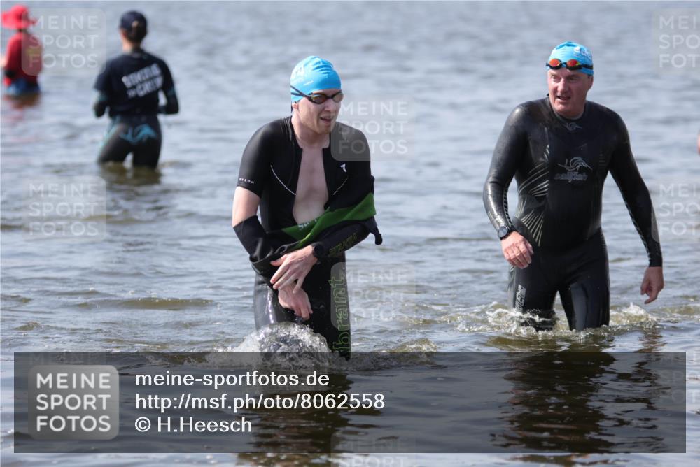 22.06.2025 - Viking Triathlon H.Heesch http://msf.ph/oto/8062558 22.06.2025 10:46:33 Schwimmen 60, 143, 206, 333, 479, 498, 515 meine-sportfotos.de