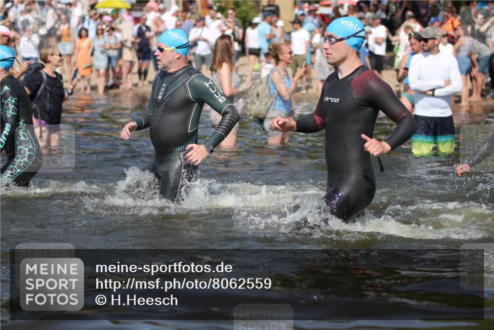 22.06.2025 - Viking Triathlon H.Heesch http://msf.ph/oto/8062559 22.06.2025 10:06:10 Schwimmen 39, 41, 60, 84, 110, 144, 191, 249, 266, 325, 390, 440, 446, 489, 508 meine-sportfotos.de