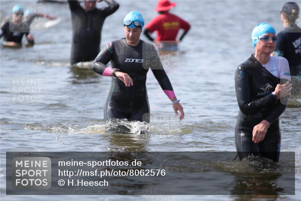 22.06.2025 - Viking Triathlon H.Heesch http://msf.ph/oto/8062576 22.06.2025 10:46:38 Schwimmen 60, 143, 206, 333, 479, 498, 515 meine-sportfotos.de