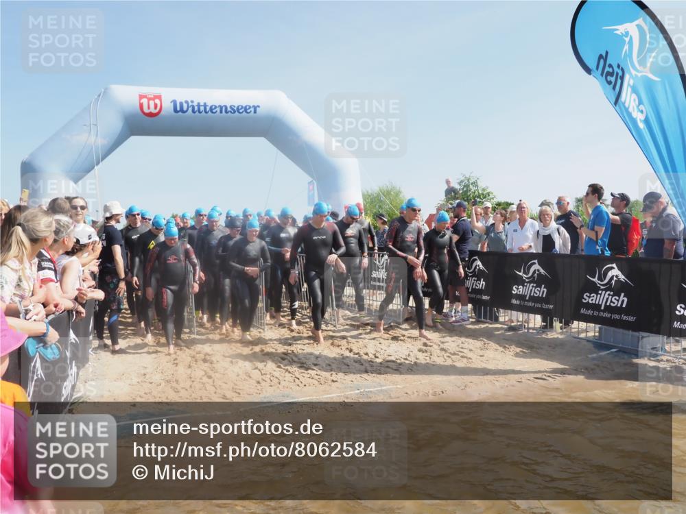 22.06.2025 - Viking Triathlon MichiJ http://msf.ph/oto/8062584 22.06.2025 10:08:01 Schwimmen 31, 130, 206, 268, 292, 308, 412, 422, 452, 466, 523, 543, 647, 650 meine-sportfotos.de