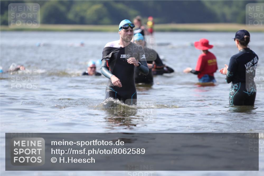 22.06.2025 - Viking Triathlon H.Heesch http://msf.ph/oto/8062589 22.06.2025 10:46:52 Schwimmen 36, 206, 378, 498, 515 meine-sportfotos.de