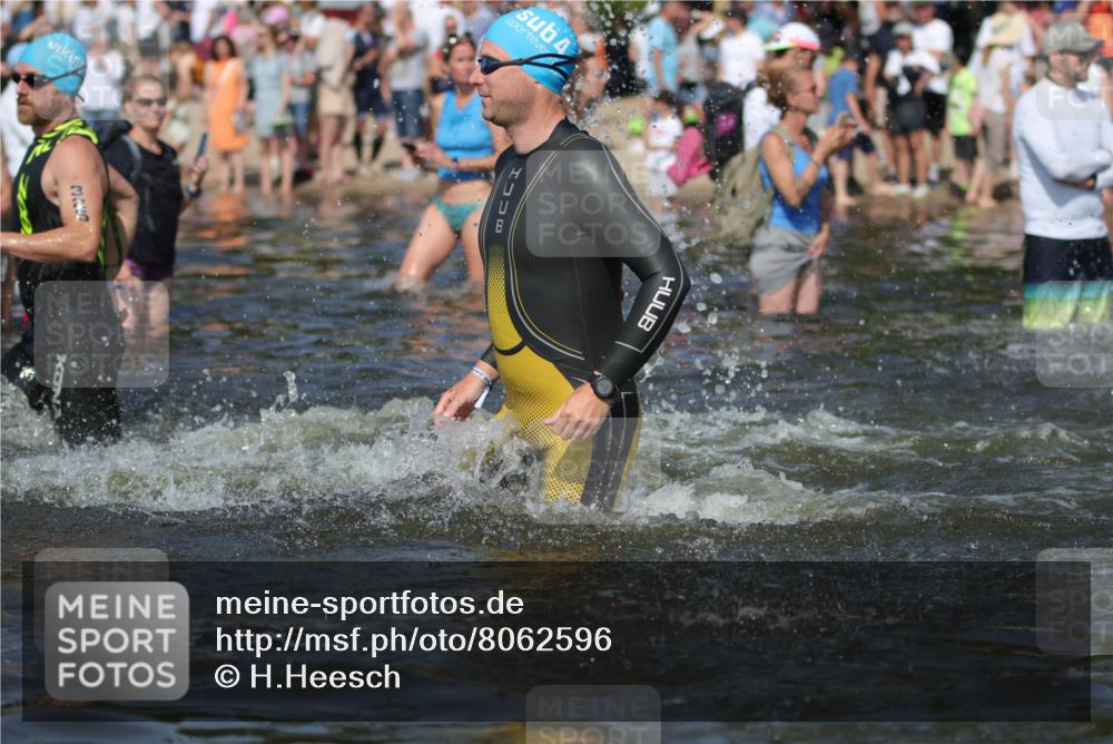 22.06.2025 - Viking Triathlon H.Heesch http://msf.ph/oto/8062596 22.06.2025 10:06:16 Schwimmen 39, 41, 60, 84, 110, 117, 153, 191, 266, 325, 385, 440, 446, 487, 535 meine-sportfotos.de