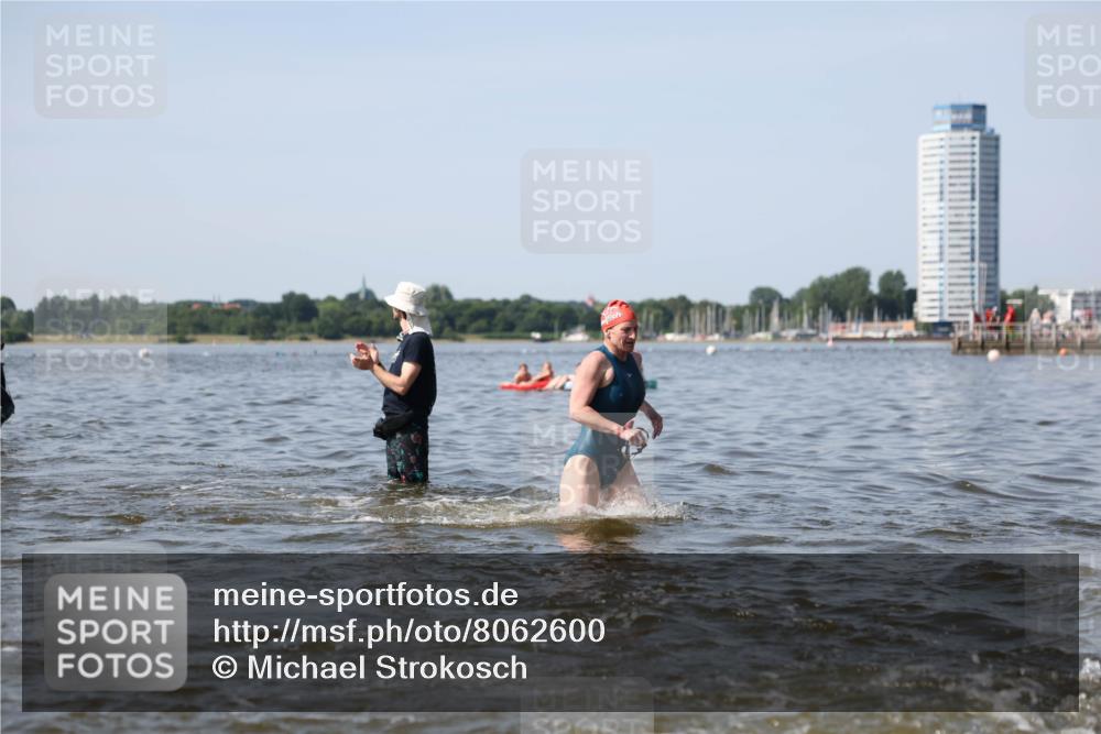 22.06.2025 - Viking Triathlon Michael Strokosch http://msf.ph/oto/8062600 22.06.2025 10:28:55 Schwimmen 12, 15, 152, 200, 301, 310, 368, 384, 414, 443, 604, 628 meine-sportfotos.de