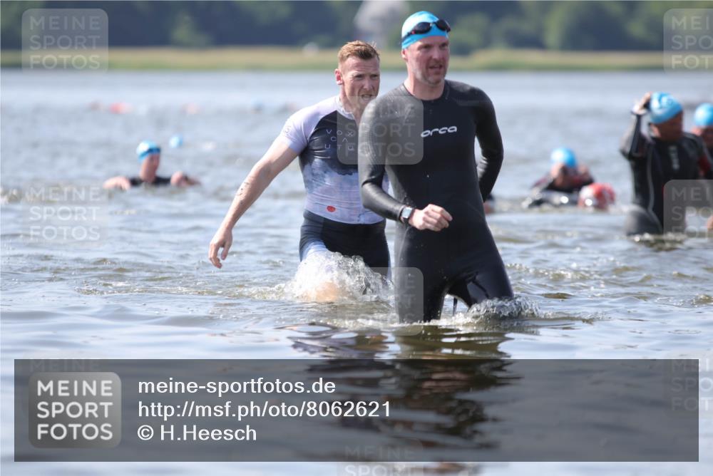 22.06.2025 - Viking Triathlon H.Heesch http://msf.ph/oto/8062621 22.06.2025 10:47:11 Schwimmen 51, 74, 76, 267, 378, 421, 547 meine-sportfotos.de