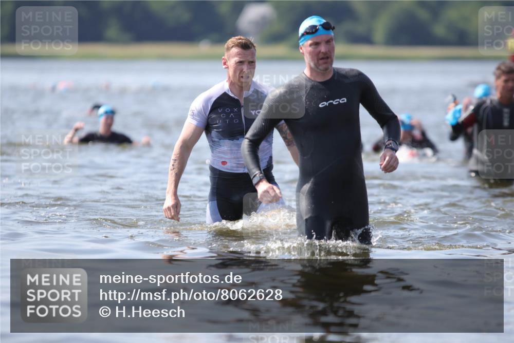 22.06.2025 - Viking Triathlon H.Heesch http://msf.ph/oto/8062628 22.06.2025 10:47:12 Schwimmen 51, 74, 76, 267, 421, 547 meine-sportfotos.de