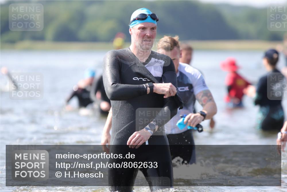 22.06.2025 - Viking Triathlon H.Heesch http://msf.ph/oto/8062633 22.06.2025 10:47:17 Schwimmen 23, 51, 74, 76, 267, 421, 547 meine-sportfotos.de