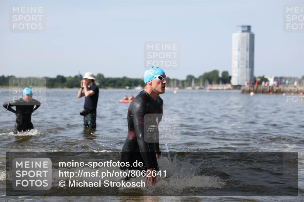 22.06.2025 - Viking Triathlon Michael Strokosch http://msf.ph/oto/8062641 22.06.2025 10:28:58 Schwimmen 12, 15, 152, 200, 301, 310, 384, 414, 443, 604, 628 meine-sportfotos.de