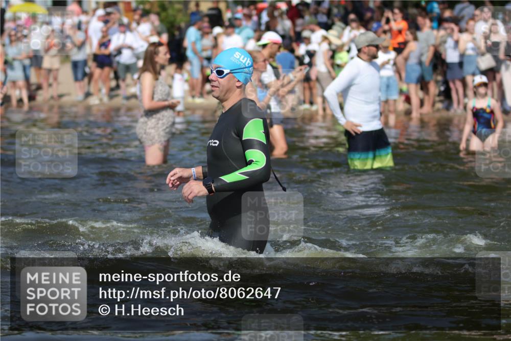 22.06.2025 - Viking Triathlon H.Heesch http://msf.ph/oto/8062647 22.06.2025 10:06:25 Schwimmen 18, 24, 36, 117, 153, 168, 186, 192, 261, 298, 385, 450, 487, 535, 606 meine-sportfotos.de