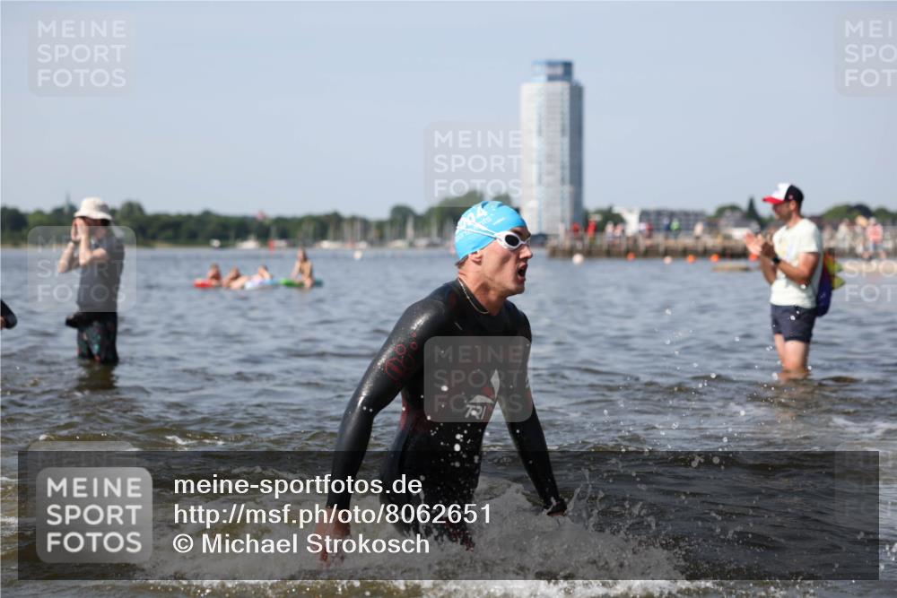 22.06.2025 - Viking Triathlon Michael Strokosch http://msf.ph/oto/8062651 22.06.2025 10:28:59 Schwimmen 7, 12, 15, 152, 200, 310, 384, 414, 443, 604, 628 meine-sportfotos.de