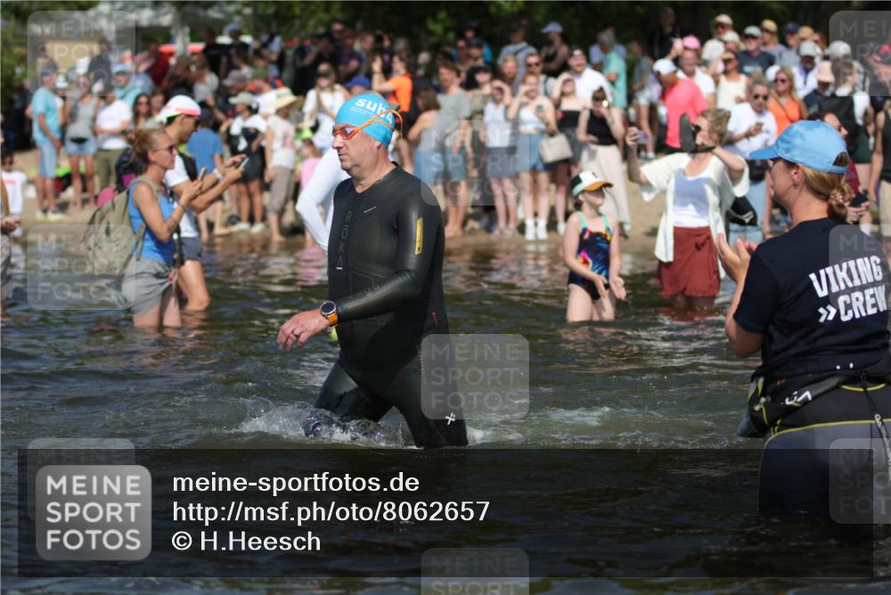 22.06.2025 - Viking Triathlon H.Heesch http://msf.ph/oto/8062657 22.06.2025 10:06:30 Schwimmen 18, 24, 36, 93, 109, 168, 186, 192, 205, 261, 298, 358, 376, 450, 606 meine-sportfotos.de