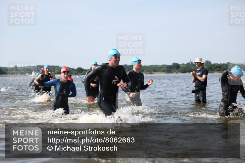 22.06.2025 - Viking Triathlon Michael Strokosch http://msf.ph/oto/8062663 22.06.2025 10:29:01 Schwimmen 7, 12, 15, 152, 200, 310, 384, 414, 443, 604, 628 meine-sportfotos.de