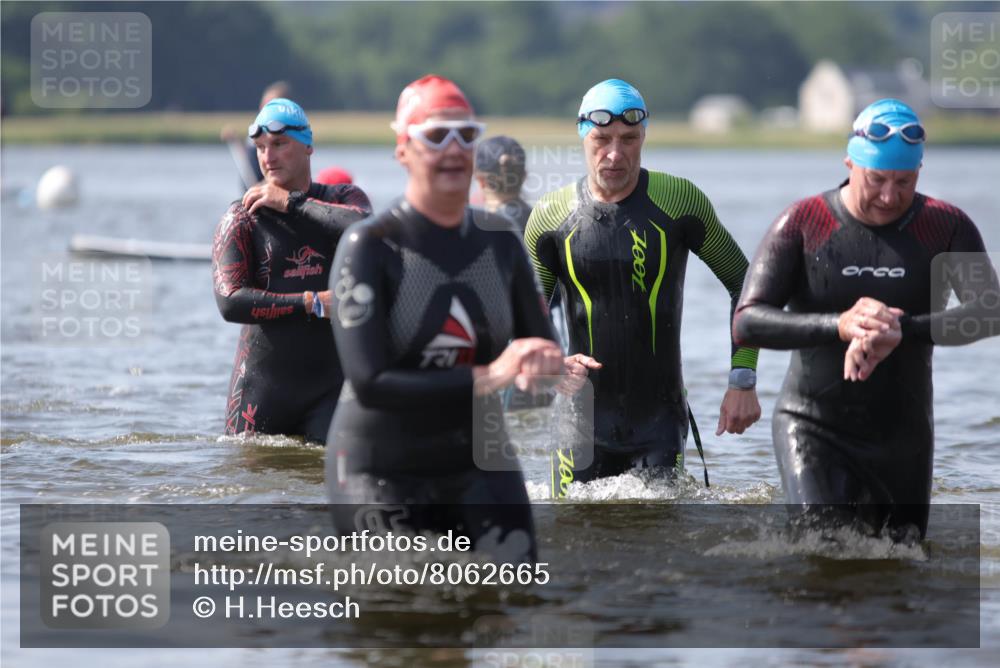 22.06.2025 - Viking Triathlon H.Heesch http://msf.ph/oto/8062665 22.06.2025 10:47:34 Schwimmen 23, 71, 84, 183, 261, 452, 606 meine-sportfotos.de