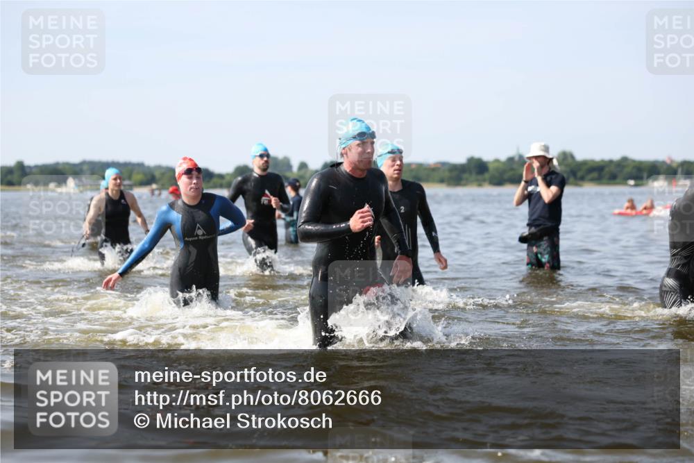 22.06.2025 - Viking Triathlon Michael Strokosch http://msf.ph/oto/8062666 22.06.2025 10:29:01 Schwimmen 7, 12, 15, 152, 200, 310, 384, 414, 443, 604, 628 meine-sportfotos.de