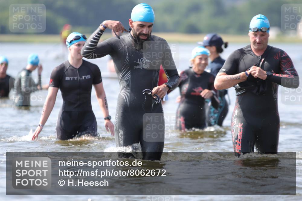 22.06.2025 - Viking Triathlon H.Heesch http://msf.ph/oto/8062672 22.06.2025 10:47:39 Schwimmen 23, 71, 84, 183, 223, 261, 285, 452, 606 meine-sportfotos.de