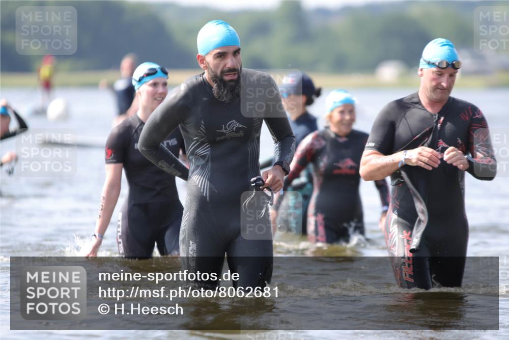 22.06.2025 - Viking Triathlon H.Heesch http://msf.ph/oto/8062681 22.06.2025 10:47:40 Schwimmen 23, 71, 84, 183, 190, 223, 261, 285, 452, 606 meine-sportfotos.de