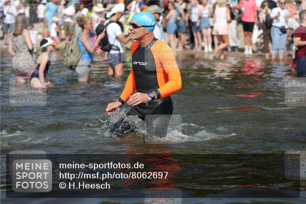 22.06.2025 - Viking Triathlon H.Heesch http://msf.ph/oto/8062697 22.06.2025 10:06:41 Schwimmen 44, 74, 93, 109, 159, 165, 205, 217, 219, 257, 282, 358, 376, 501, 625 meine-sportfotos.de