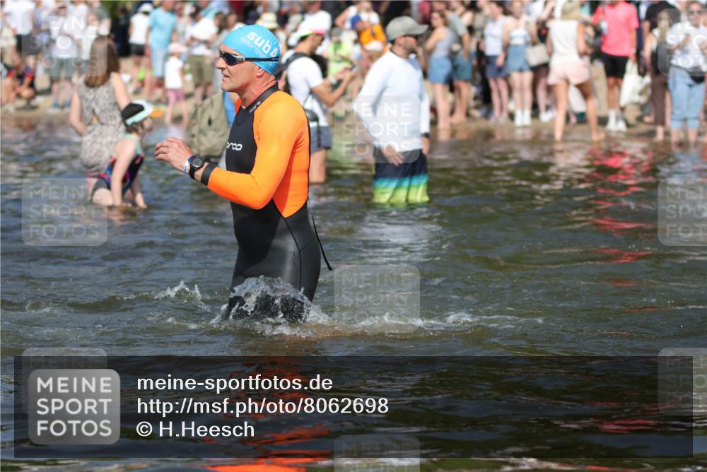 22.06.2025 - Viking Triathlon H.Heesch http://msf.ph/oto/8062698 22.06.2025 10:06:42 Schwimmen 44, 74, 93, 109, 159, 165, 205, 217, 219, 257, 282, 358, 376, 501, 625 meine-sportfotos.de