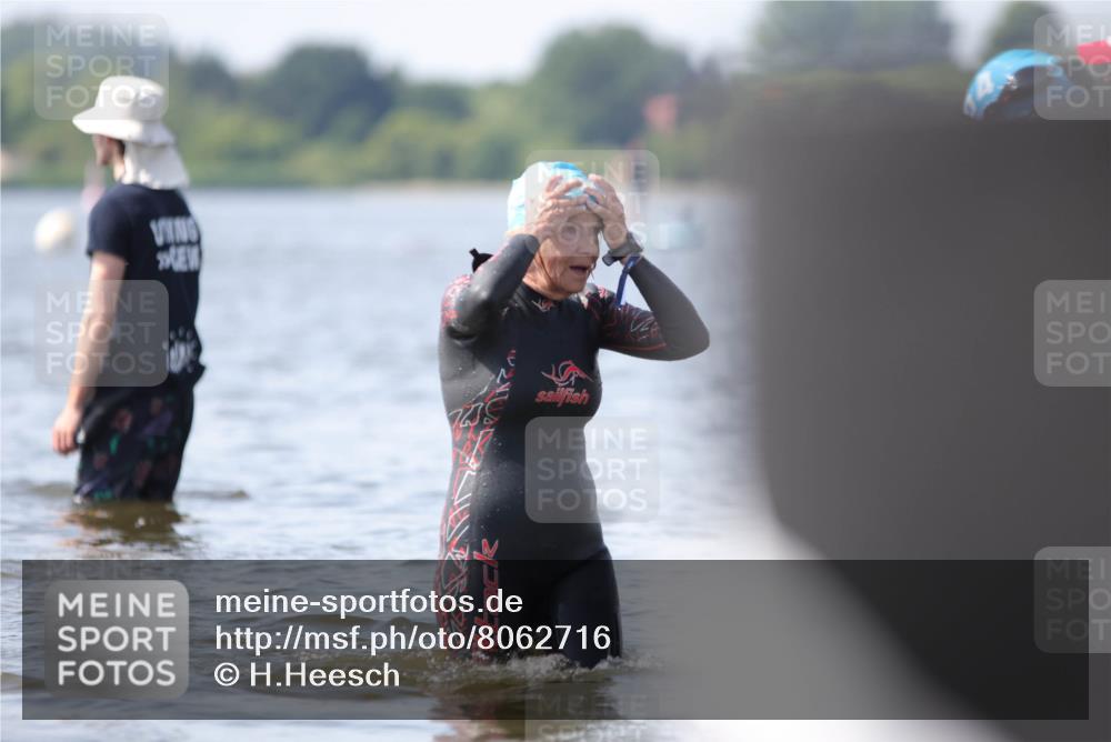 22.06.2025 - Viking Triathlon H.Heesch http://msf.ph/oto/8062716 22.06.2025 10:47:50 Schwimmen 71, 84, 190, 223, 261, 285, 452 meine-sportfotos.de