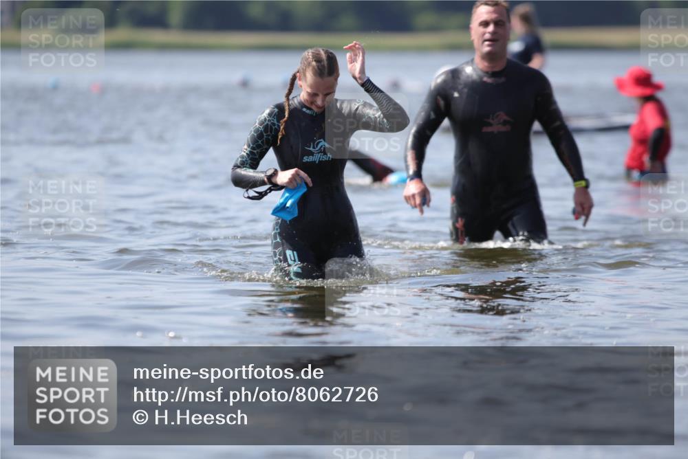 22.06.2025 - Viking Triathlon H.Heesch http://msf.ph/oto/8062726 22.06.2025 10:47:57 Schwimmen 37, 190, 223, 285, 364, 452 meine-sportfotos.de