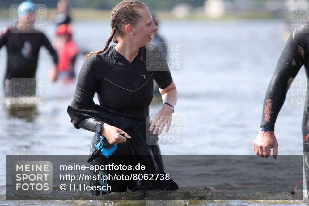 22.06.2025 - Viking Triathlon H.Heesch http://msf.ph/oto/8062738 22.06.2025 10:48:12 Schwimmen 37, 364, 471 meine-sportfotos.de