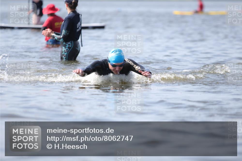 22.06.2025 - Viking Triathlon H.Heesch http://msf.ph/oto/8062747 22.06.2025 10:48:26 Schwimmen 412, 471, 494 meine-sportfotos.de