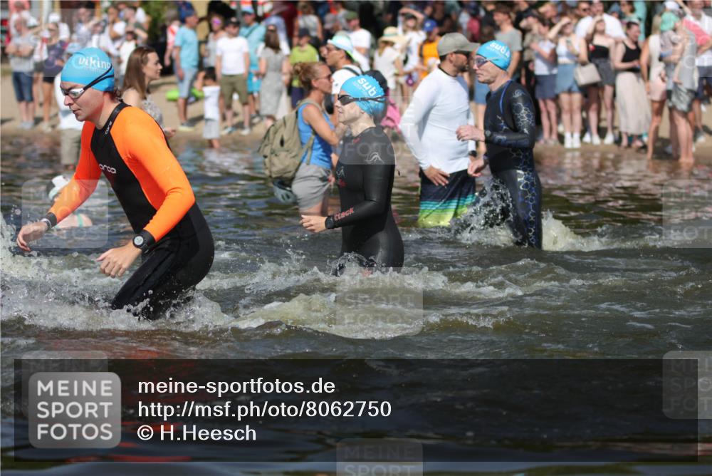 22.06.2025 - Viking Triathlon H.Heesch http://msf.ph/oto/8062750 22.06.2025 10:06:54 Schwimmen 66, 165, 183, 217, 244, 257, 282, 290, 318, 321, 337, 467, 468, 479, 494, 498, 501, 525, 533 meine-sportfotos.de