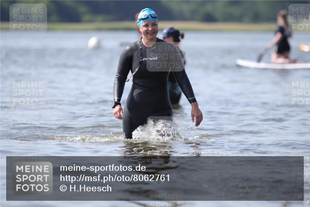 22.06.2025 - Viking Triathlon H.Heesch http://msf.ph/oto/8062761 22.06.2025 10:48:34 Schwimmen 412, 494 meine-sportfotos.de