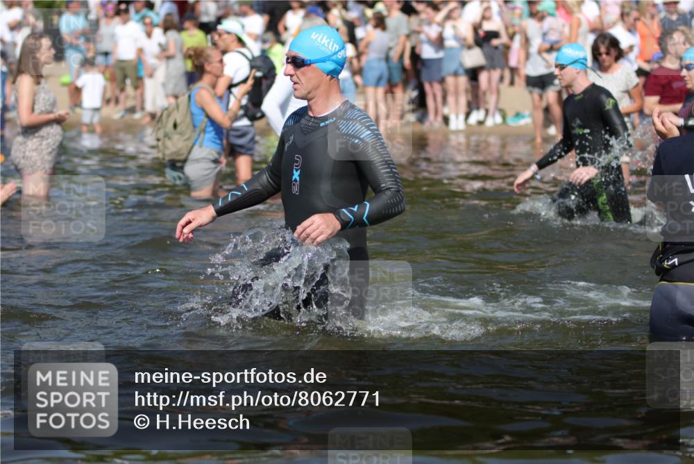 22.06.2025 - Viking Triathlon H.Heesch http://msf.ph/oto/8062771 22.06.2025 10:06:58 Schwimmen 66, 183, 244, 290, 318, 321, 337, 369, 467, 468, 479, 494, 498, 525, 533 meine-sportfotos.de