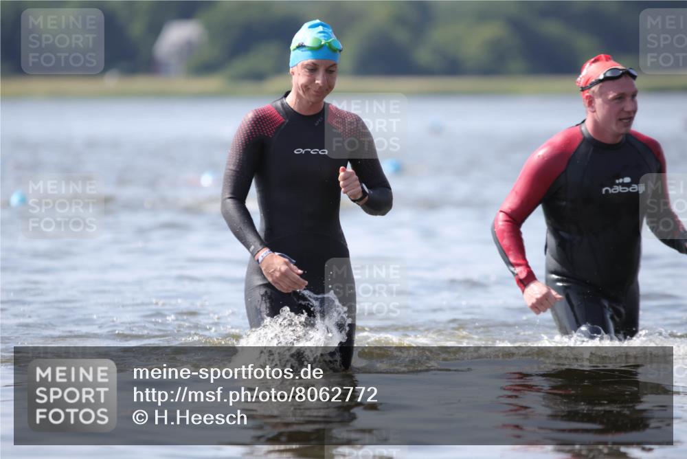 22.06.2025 - Viking Triathlon H.Heesch http://msf.ph/oto/8062772 22.06.2025 10:48:47 Schwimmen 166, 412, 607 meine-sportfotos.de