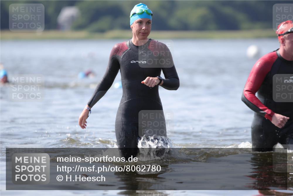 22.06.2025 - Viking Triathlon H.Heesch http://msf.ph/oto/8062780 22.06.2025 10:48:48 Schwimmen 166, 412, 607 meine-sportfotos.de