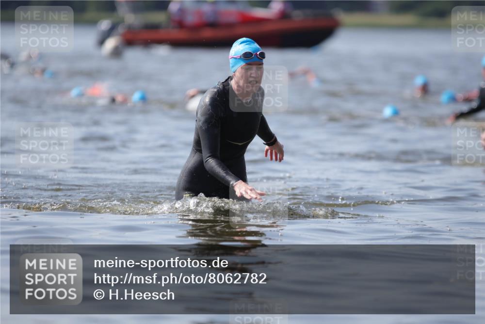 22.06.2025 - Viking Triathlon H.Heesch http://msf.ph/oto/8062782 22.06.2025 10:49:00 Schwimmen 166, 317, 353, 607 meine-sportfotos.de