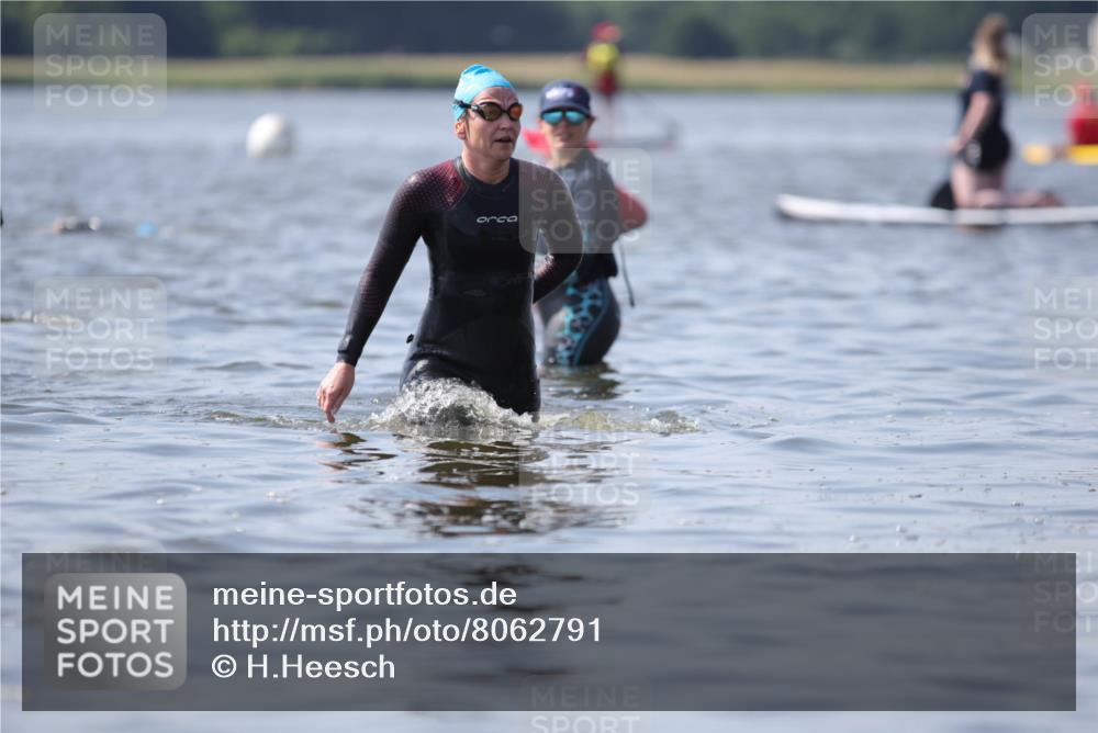 22.06.2025 - Viking Triathlon H.Heesch http://msf.ph/oto/8062791 22.06.2025 10:49:04 Schwimmen 155, 317, 353 meine-sportfotos.de