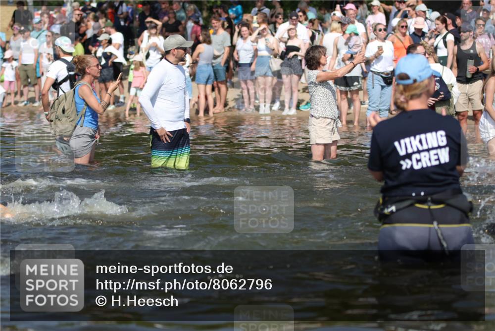 22.06.2025 - Viking Triathlon H.Heesch http://msf.ph/oto/8062796 22.06.2025 10:07:04 Schwimmen 64, 123, 183, 190, 244, 321, 328, 369, 402, 431, 467, 468, 479, 494, 498, 519, 631, 649 meine-sportfotos.de