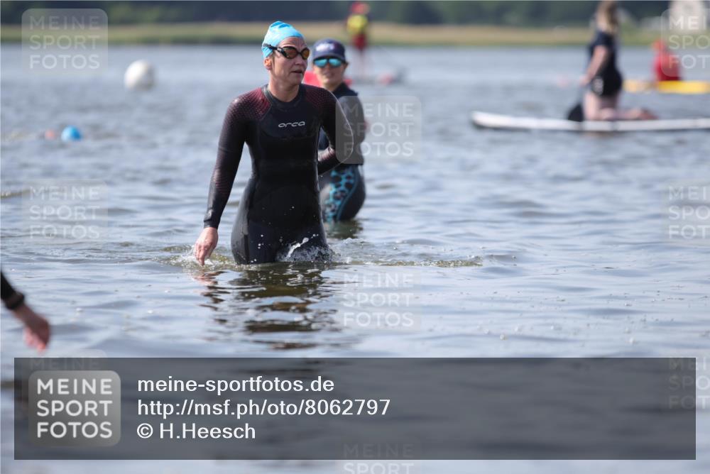 22.06.2025 - Viking Triathlon H.Heesch http://msf.ph/oto/8062797 22.06.2025 10:49:04 Schwimmen 155, 317, 353 meine-sportfotos.de