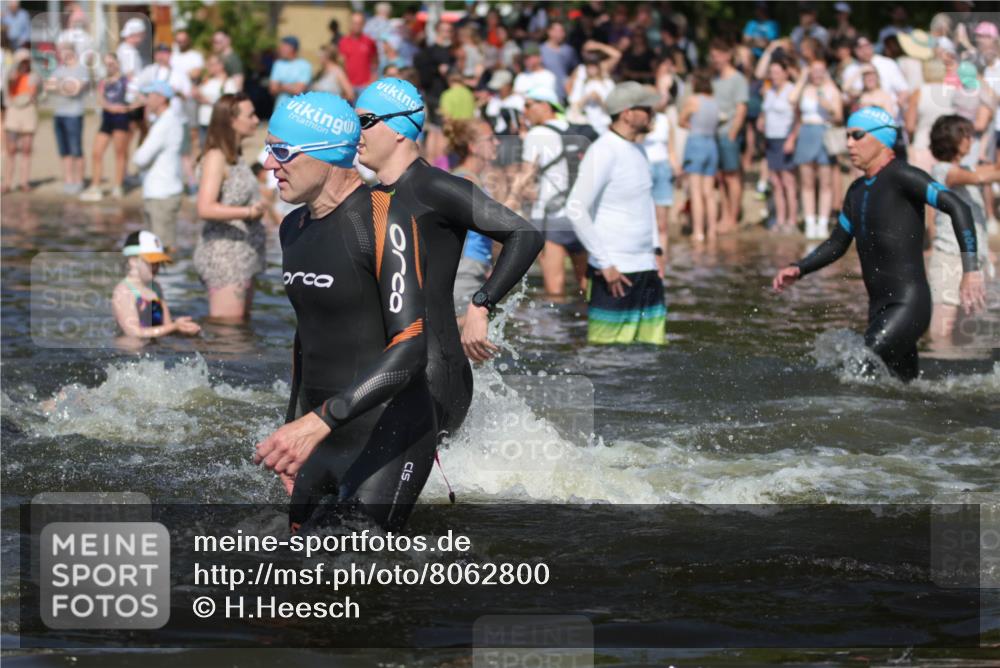 22.06.2025 - Viking Triathlon H.Heesch http://msf.ph/oto/8062800 22.06.2025 10:07:08 Schwimmen 64, 123, 190, 244, 328, 369, 402, 431, 467, 494, 498, 519, 607, 631, 649 meine-sportfotos.de
