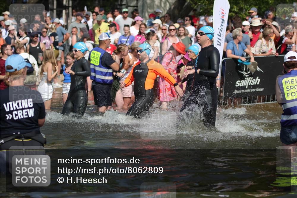 22.06.2025 - Viking Triathlon H.Heesch http://msf.ph/oto/8062809 22.06.2025 10:07:11 Schwimmen 64, 123, 190, 201, 202, 223, 328, 402, 431, 463, 519, 607, 631, 637, 649 meine-sportfotos.de