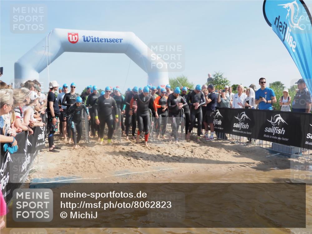 22.06.2025 - Viking Triathlon MichiJ http://msf.ph/oto/8062823 22.06.2025 10:08:21 Schwimmen 37, 48, 69, 97, 133, 140, 222, 225, 364, 403, 406, 410, 499, 518, 638 meine-sportfotos.de