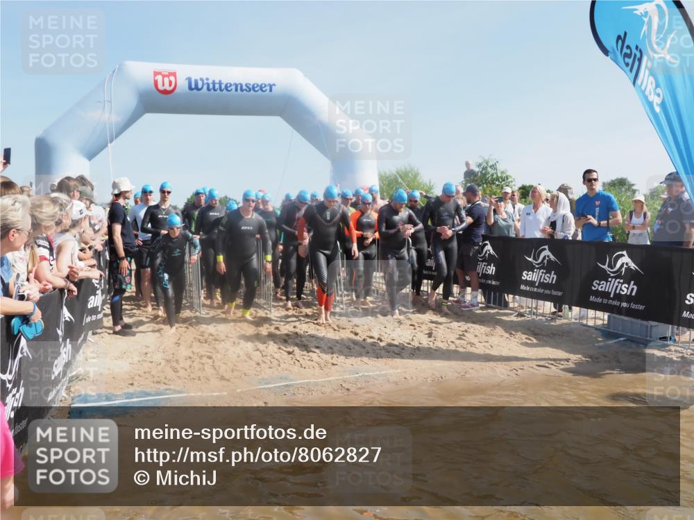 22.06.2025 - Viking Triathlon MichiJ http://msf.ph/oto/8062827 22.06.2025 10:08:21 Schwimmen 37, 48, 69, 97, 133, 140, 222, 225, 364, 403, 406, 410, 499, 518, 638 meine-sportfotos.de
