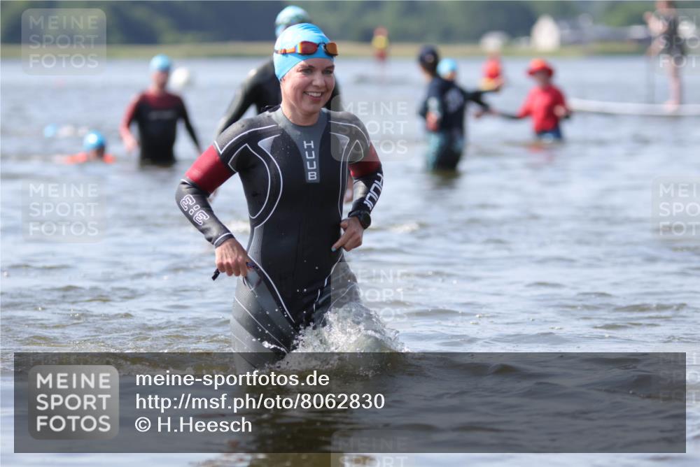 22.06.2025 - Viking Triathlon H.Heesch http://msf.ph/oto/8062830 22.06.2025 10:49:27 Schwimmen 64, 155, 256, 263, 321, 453 meine-sportfotos.de