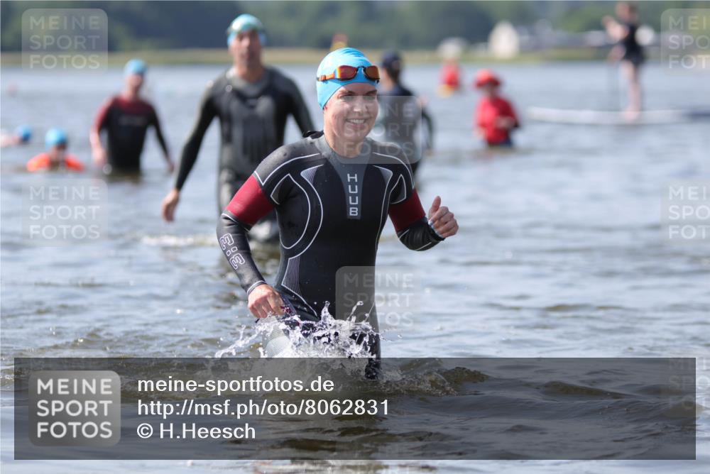 22.06.2025 - Viking Triathlon H.Heesch http://msf.ph/oto/8062831 22.06.2025 10:49:27 Schwimmen 64, 155, 256, 263, 321, 453 meine-sportfotos.de
