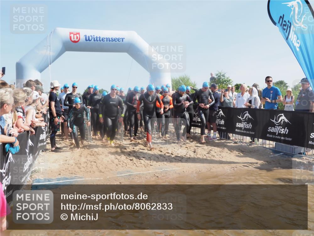 22.06.2025 - Viking Triathlon MichiJ http://msf.ph/oto/8062833 22.06.2025 10:08:21 Schwimmen 37, 48, 69, 97, 133, 140, 222, 225, 364, 403, 406, 410, 499, 518, 638 meine-sportfotos.de