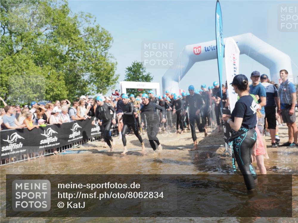 22.06.2025 - Viking Triathlon KatJ http://msf.ph/oto/8062834 22.06.2025 10:01:48 Schwimmen 19, 33, 125, 158, 170, 271, 310, 320, 344, 355, 438, 496, 555, 604, 618 meine-sportfotos.de