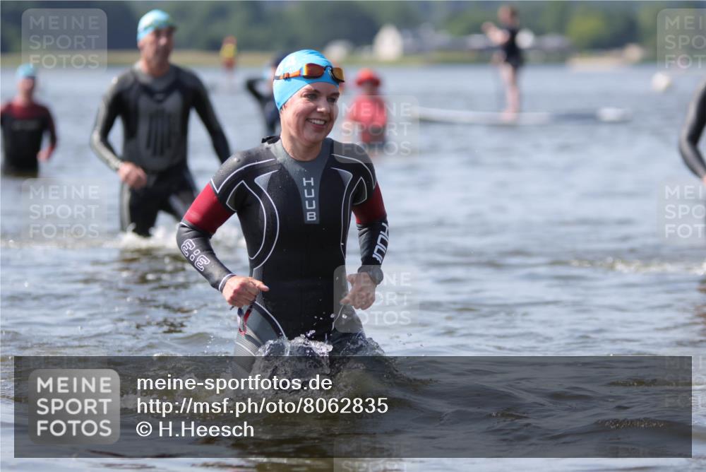 22.06.2025 - Viking Triathlon H.Heesch http://msf.ph/oto/8062835 22.06.2025 10:49:27 Schwimmen 64, 155, 256, 263, 321, 453 meine-sportfotos.de