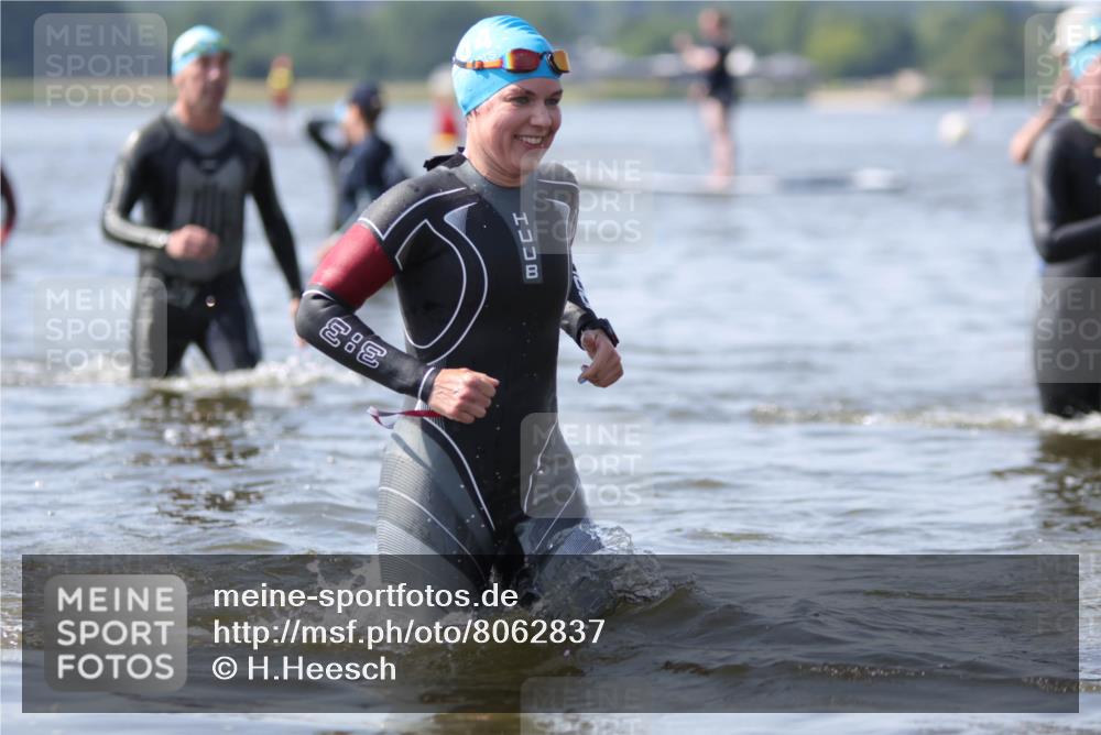 22.06.2025 - Viking Triathlon H.Heesch http://msf.ph/oto/8062837 22.06.2025 10:49:28 Schwimmen 64, 155, 256, 263, 321, 453 meine-sportfotos.de
