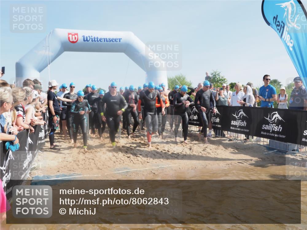 22.06.2025 - Viking Triathlon MichiJ http://msf.ph/oto/8062843 22.06.2025 10:08:21 Schwimmen 37, 48, 69, 97, 133, 140, 222, 225, 364, 403, 406, 410, 499, 518, 638 meine-sportfotos.de