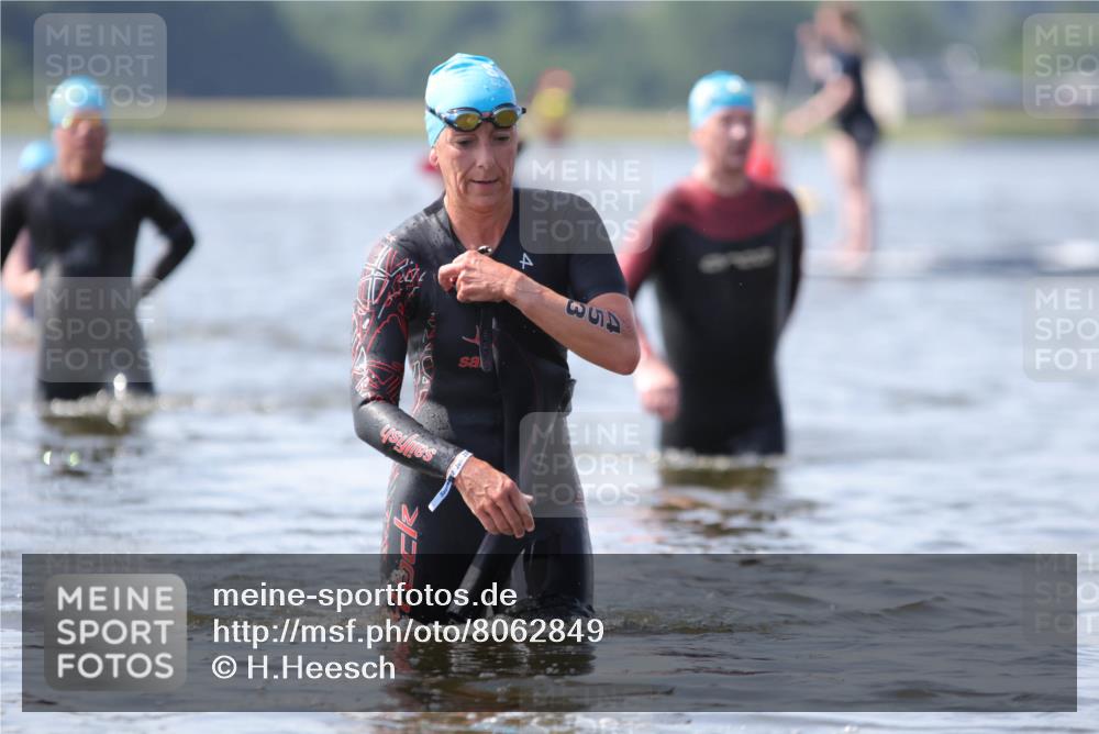 22.06.2025 - Viking Triathlon H.Heesch http://msf.ph/oto/8062849 22.06.2025 10:49:38 Schwimmen 263, 270, 321, 356, 453 meine-sportfotos.de