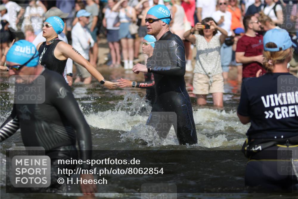 22.06.2025 - Viking Triathlon H.Heesch http://msf.ph/oto/8062854 22.06.2025 10:07:25 Schwimmen 155, 213, 235, 256, 267, 273, 317, 326, 333, 342, 343, 353, 421, 425, 531 meine-sportfotos.de