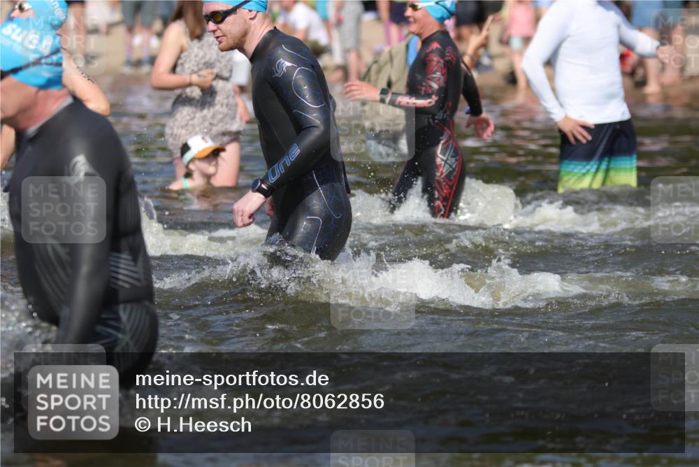 22.06.2025 - Viking Triathlon H.Heesch http://msf.ph/oto/8062856 22.06.2025 10:07:27 Schwimmen 155, 213, 235, 256, 267, 273, 317, 326, 333, 342, 343, 353, 421, 425, 531 meine-sportfotos.de