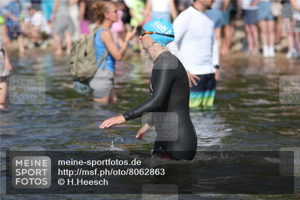 22.06.2025 - Viking Triathlon H.Heesch http://msf.ph/oto/8062863 22.06.2025 10:07:31 Schwimmen 23, 121, 155, 213, 235, 256, 270, 285, 317, 342, 343, 353, 421, 476, 484, 531, 615 meine-sportfotos.de