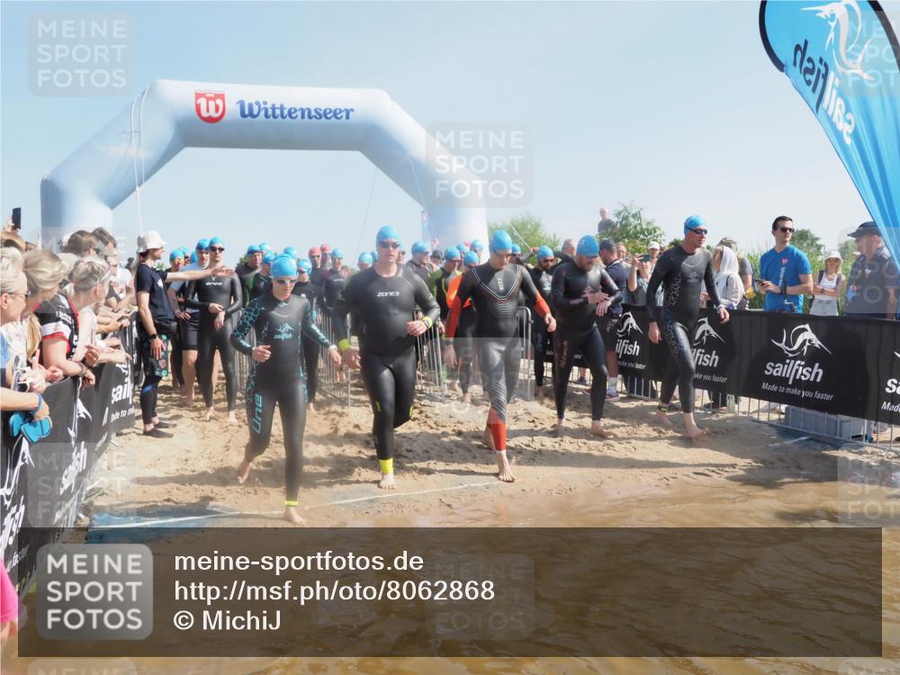 22.06.2025 - Viking Triathlon MichiJ http://msf.ph/oto/8062868 22.06.2025 10:08:22 Schwimmen 37, 48, 69, 97, 133, 140, 222, 225, 364, 403, 406, 410, 499, 518, 638 meine-sportfotos.de